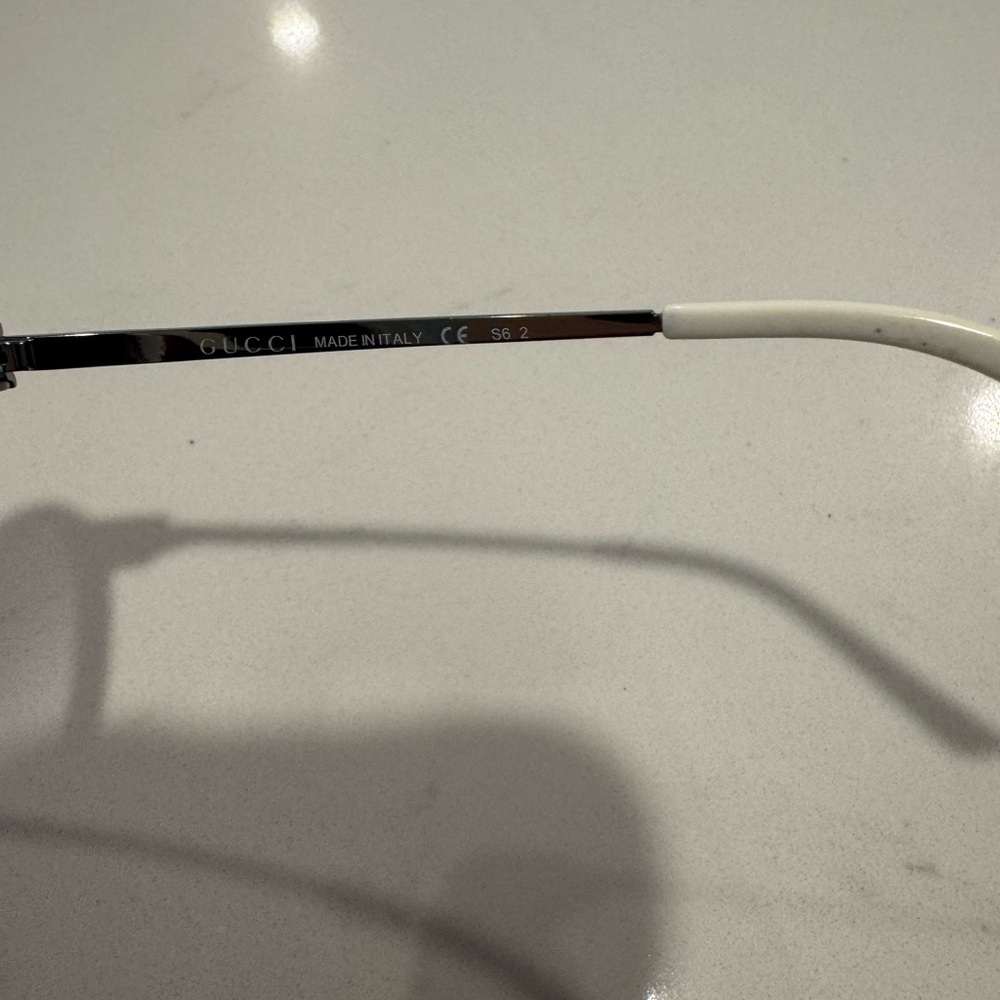 Gucci Sunglasses - Picture 6 of 7